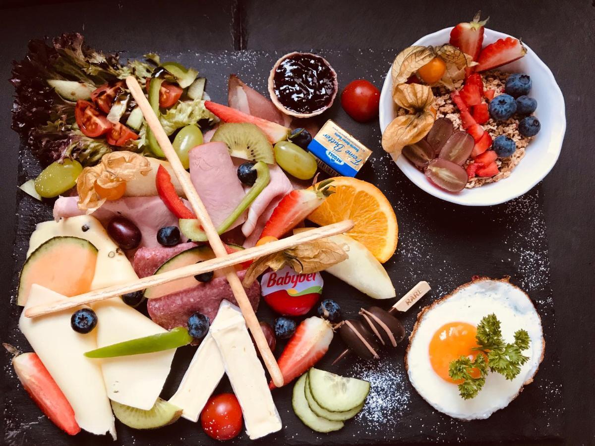 Cafe Am Donautor Hotel Kelheim Kültér fotó
