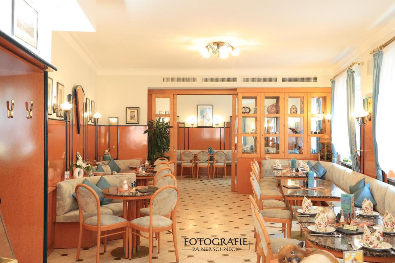 Cafe Am Donautor Hotel Kelheim Kültér fotó