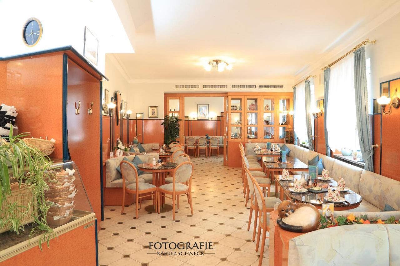Cafe Am Donautor Hotel Kelheim Kültér fotó