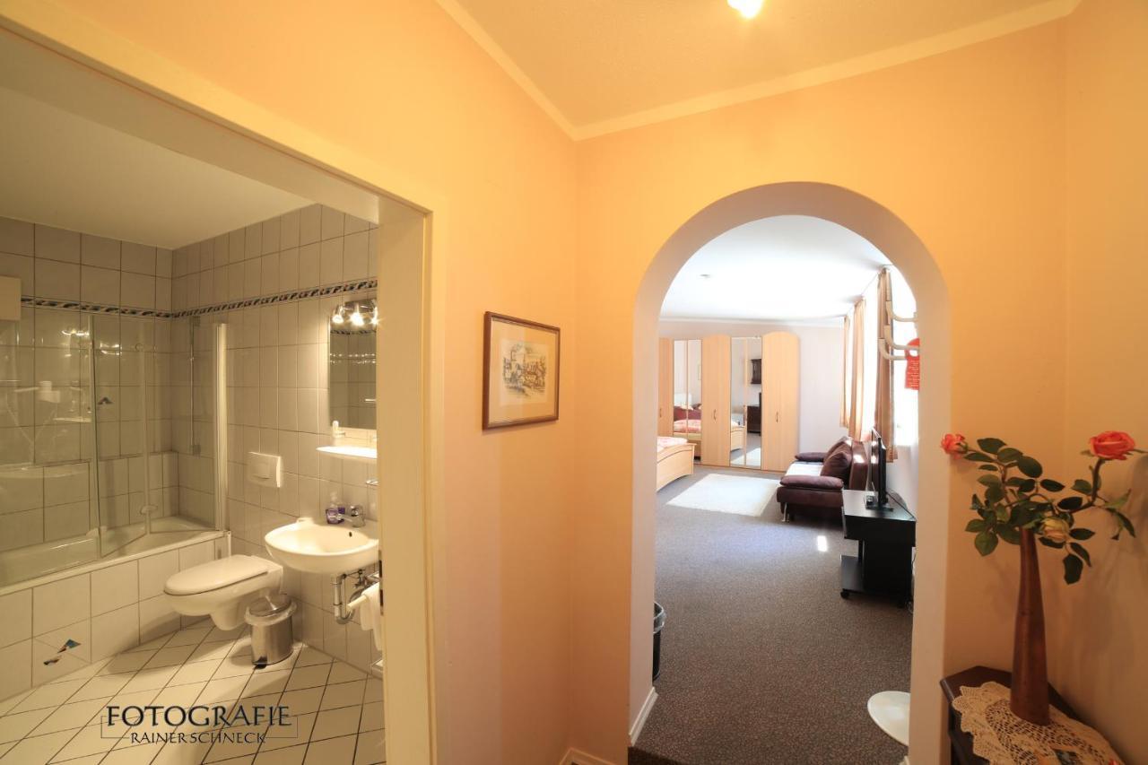 Cafe Am Donautor Hotel Kelheim Kültér fotó